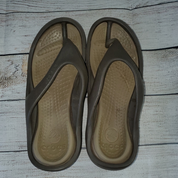 Crocs Unisex Thong Sandals - Picture 2 of 5